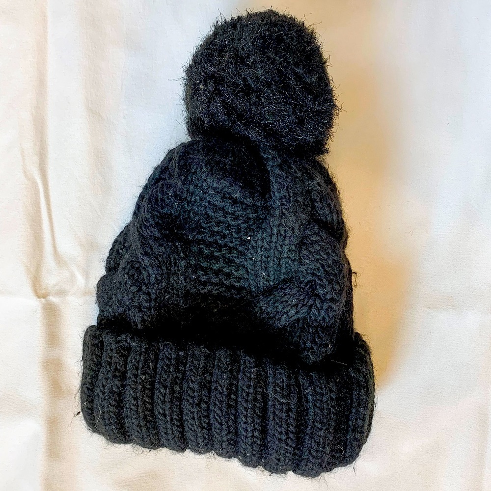 H&M Winter Pom Pom hat